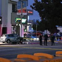O mașină a lovit mulţimea, în fața unui club de noapte din Los Angeles. Cel puţin 30 de răniţi - Foto: Profimedia Images
