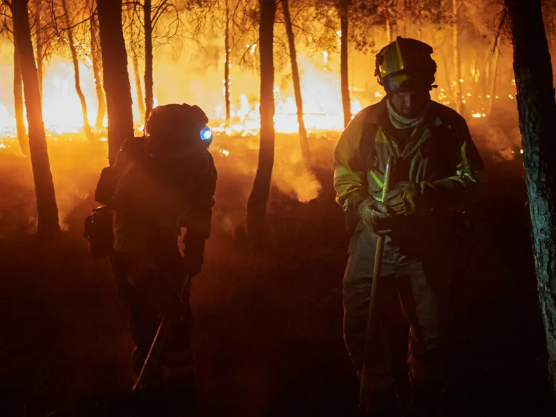 Un român a murit în incendiile din Grecia după ce clădirea în care se afla a fost cuprinsă de foc - Foto: Getty
