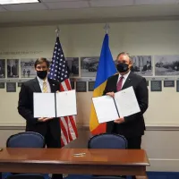 Nicolae Ciucă și omologul său american, Mark Esper/ FOTO: Pentagon