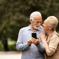 OFICIAL Pensia va crește, în medie, cu 900 de lei la recalculare. Care pensionari vor lua banii? Foto: Freepik (fotografie cu caracter ilustrativ)