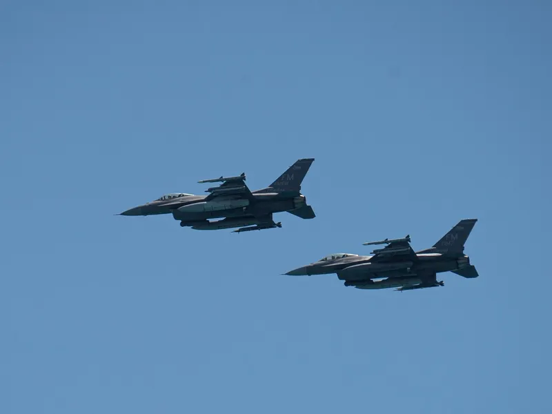 Ucraina mai primește avioane F-16 să țină piept lui Putin. România a luat 46 cu 1.030.000.000€