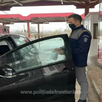 Ce au găsit polițiștii pe bancheta din spate a unui autoturism. Un minor implicat în infracțiune - Foto: Polita de Frontiera