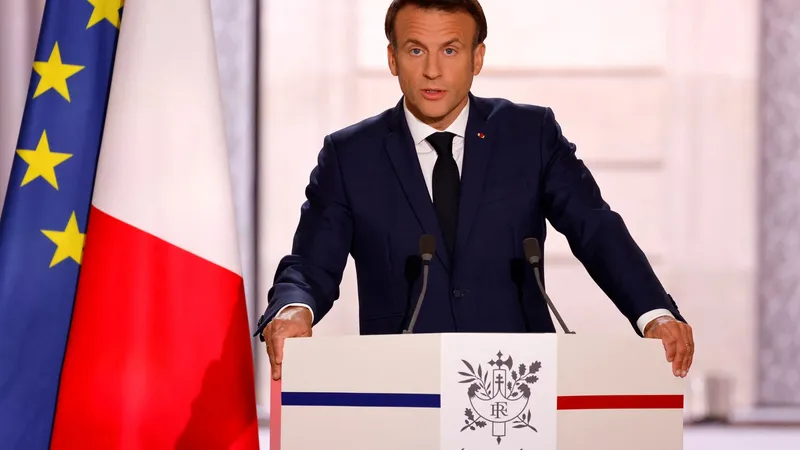 Situație critică în Franța. Macron: Extrema dreaptă vrea să ne scoată din NATO și apropierea de ruși - Foto: Profimedia images