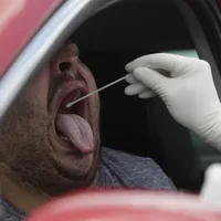 Testele gratuite făcute în Danemarca în ambele valuri au arătat că reinfectarile cu COVID sunt rare după 6 luni, dar persoanele de peste 65 de ani, mai afectate  Foto: INQUAM Photos/Octav Ganea