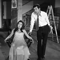 Doi dintre cei mai iubiți actori români, într-o scenă dintr-un film din 1973 - Foto: Facebook/Studiourile Buftea