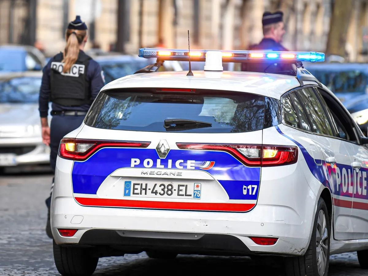 Teroare în metroul parizian: un român de 26 de ani arestat după ce a atacat pasagerii cu un ciocan