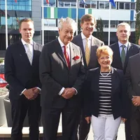 Ambasadoarea României la șantierul olandez al Damen, împreună cu patronul companiei/FOTO: mae.ro