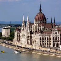 Comisia de la Veneţia critică interzicerea adopţiilor pentru cuplurile homosexuale în Ungaria. / Foto: cnn.com