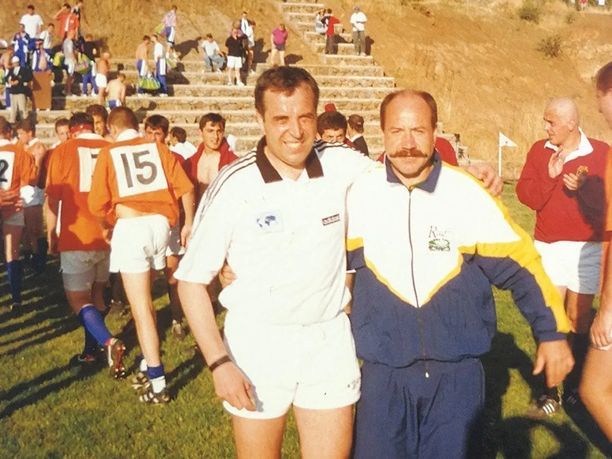 Nicolae Șișiu, împreună  cu fostul coleg de echipă  Mircea Paraschivescu, cel care l-a arbitrat în meciul Brazilia – Georgia de la  Campionatul Mondial de Juniori din Chile - 1996  și 20 de ani mai târziu