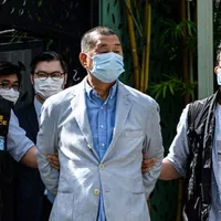 Magnatul media Jimmy Lai, condamnat la 14 luni de închisoare pentru organizarea de manifestații. / Foto: businessinsider.com