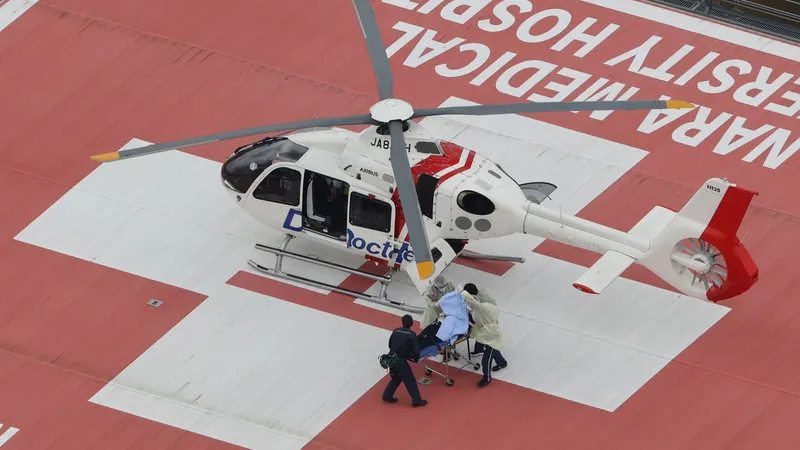 Fostul premier nipon Shinzo Abe, în „stare foarte gravă”, după ce a fost împuşcat. / Foto: Profimedia
