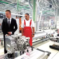 Audi a deschis recent o fabrică în Ungaria, în prezența ministrului maghiar de Externe