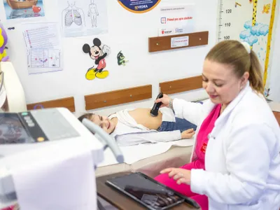 Până la 60 de cabinete de medicină de familie din mediul rural vor fi dotate cu echipamente moderne prin programul „Primul pas spre sănătate” Foto:fundatiaomvpetrom.ro