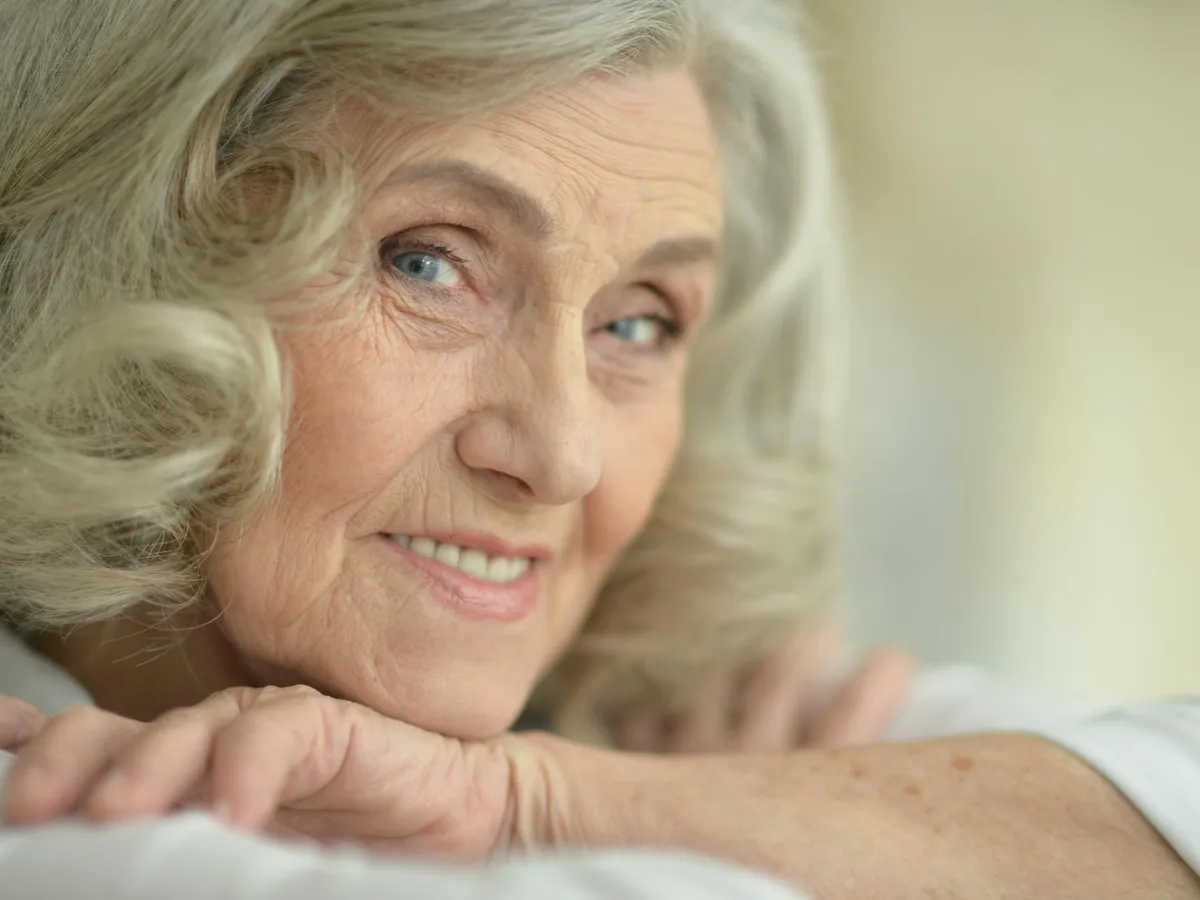 Pensionară la pensie - Foto: Freepik