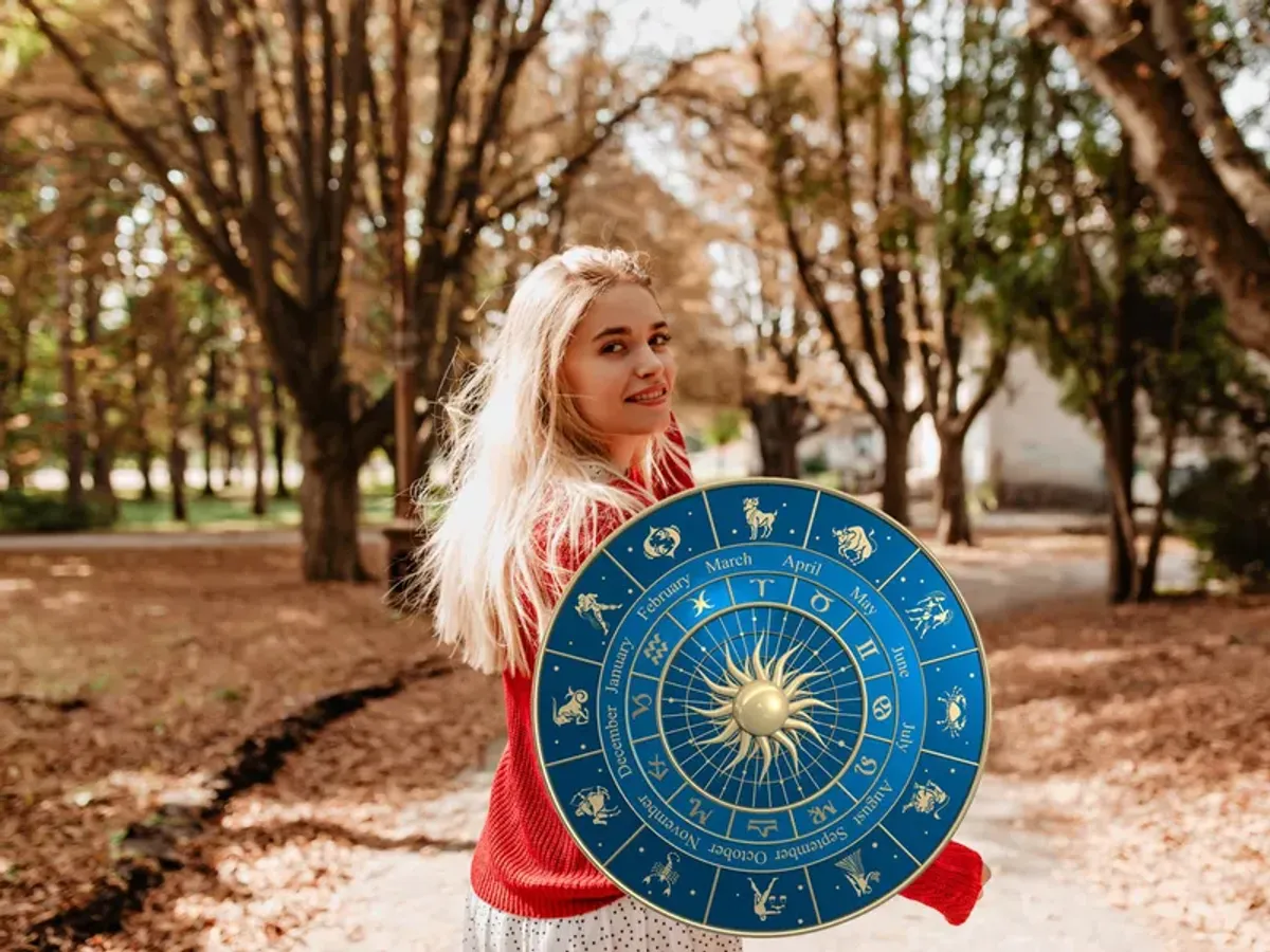 Horoscop 24 octombrie 2026 - Foto: Magnific, PNGEGG (Imagine cu rol ilustrativ)