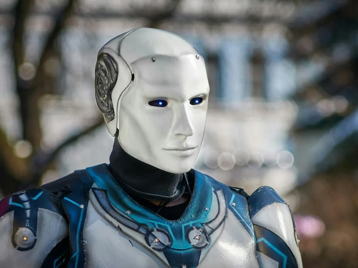 Portret al unui robot umanoid - Foto: Pexels/igovar igovar