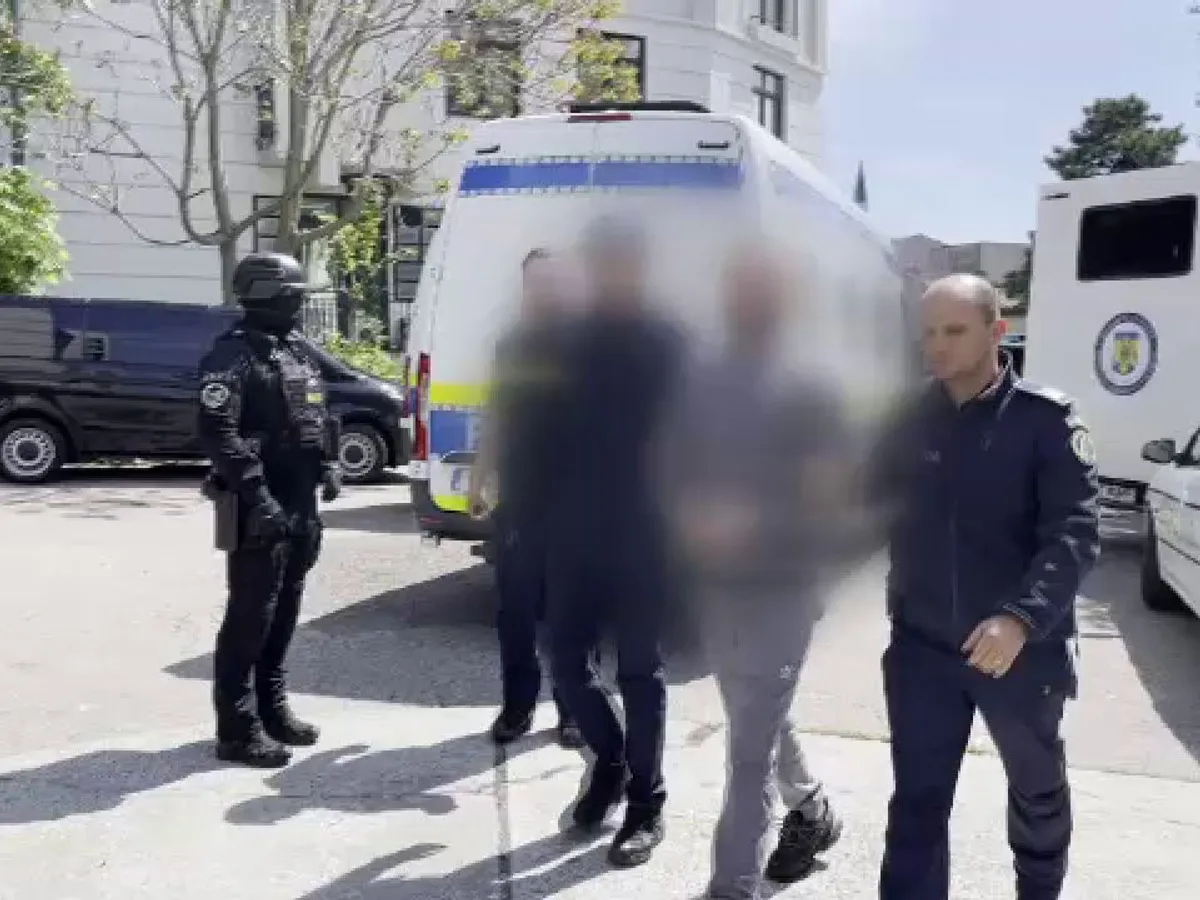A început procesul grupării „Kilometrul 4-5”. Zeci de inculpați sunt acuzați de trafic de persoane