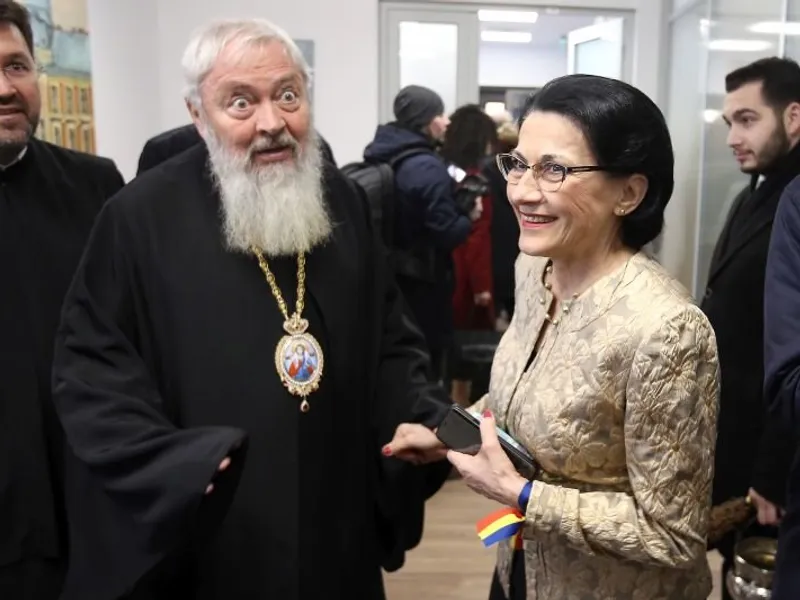 Mitropolitul Andrei Andreicuț, la inaugurarea noului sediu al Inspectoratului Scolar Judetean (ISJ) Cluj în prezența Ecaterinei Andronescu. Foto: Inquam Photos / Mircea Roșca