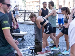 Unul din patru români nu are acces la sistemul public de alimentare cu apă, iar 40% nu au canalizare - Foto: Profimedia Images