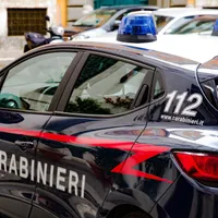 Un român a fost găsit mort într-o piață publică din Italia. A fost găsit de trecători - Foto: Profimimedia