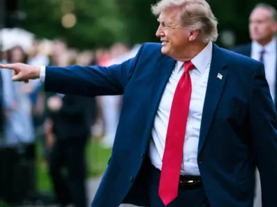Donald Trump a încasat peste 1 miliard de dolari din afaceri cu criptomonede în 2025. Câți bani i-a adus o proprietate din București