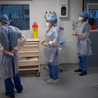 Dr. Fauci avertizează asupra riscului mare de spitalizări din cauza Omicron. Foto Euronews