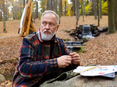 Pensionari la pensie muncind - Foto: Freepik