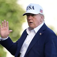 Președintele Donald J. Trump se întoarce la Casa Albă, după un weekend petrecut în Bedminster, New Jersey - Foto: Profimedia Images