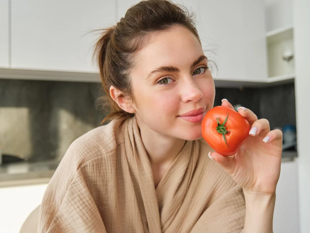 Ingredientul din bucătărie pe care să-l pui în bulionul de roșii pentru a ține mai mult. Costă 1 leu - Foto: Freepik