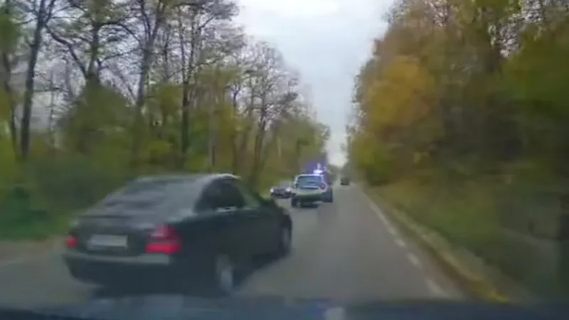 Cum s-a ales un șofer „șmecher” cu amendă de 4.290 lei și a rămas 6 luni fără carnet - Foto: captură video