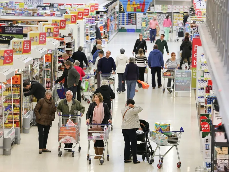 Plafonarea adaosurilor comerciale la alimentele de bază, prelungită. Ciolacu: „S-a temperat specula” - Foto: Profimedia Images/ Imagine cu caracter ilustrativ