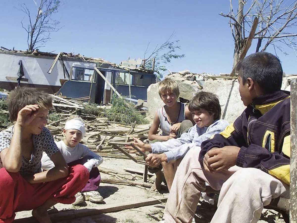 DEZASTRU Imagini de la Făcăieni din august 2002, a doua zi după ce satul a fost spulberat de cea mai puternică tornadă înregistrată în România