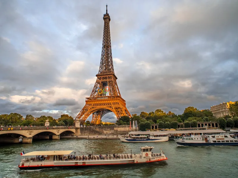 Pene de curent în Paris din cauza caniculei. Restabilirea energiei electrice, întârziată de o grevă - Foto: Profimedia Images (Imagine cu rol ilustrativ)