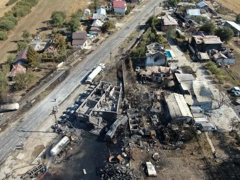 Doi dintre românii arși în explozia de la Crevedia, în stare gravă în Italia. Ce spun mendicii - Foto: INQUAM PHOTOS / Octav Ganea