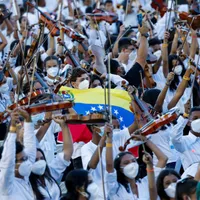 Venezuela a stabilit recordul Guinness pentru cea mai mare orchestră din lume. / Foto: agerpres.ro