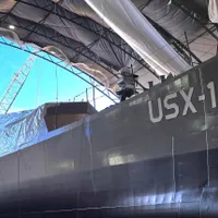 USX-1 Defiant, distrugătorul american fără echipaj de 240 tone și 55 metri. Navigă singur - Foto: DARPA