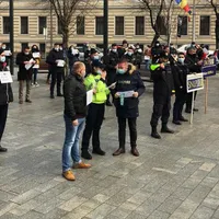 Bugetarii protestează în faţa Ministerului Muncii şi la prefecturile din Bacău, Timiş şi Cluj/FOTO: Publisind