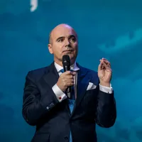 Rareș Bogdan spune că PNL ar trebui să intre în opoziție: "Să nu ne ducem iar în brațele PSD" - Foto: Profimedia images