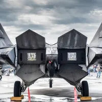Avion de vânătoare F-22 Raptor - Foto: WallpaperFlare/CC0