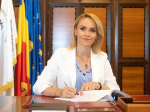 Gabriela Firea, într-una din fotografiile ei oficiale din primărie. Sursa: Facebook