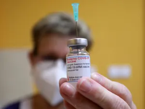 Moderna a solicitat EMA autorizarea vaccinului său anti-COVID pentru copiii de 6-11 ani. / Foto: bbc.com