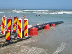 Mizeria de pe străzile din Năvodari, deversată în Marea Neagră printr-o țeavă montată de Primărie - Foto: Facebook / Garda Naţională de Mediu