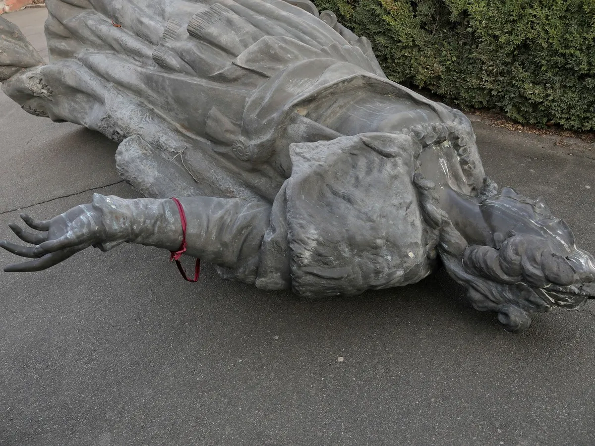 Statuia împărătesei Ecaterina a II-a, figura centrală a monumentului demontat dedicat „Fondatorilor Odesei”, a fost mutată la muzeu - Foto: Profimedia Images