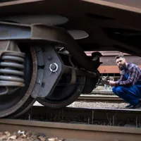 Incident pe calea ferată. Un vagon de tren a deraiat după ce a trecut peste un macaz - Foto: Freepik.com (rol ilustrativ)