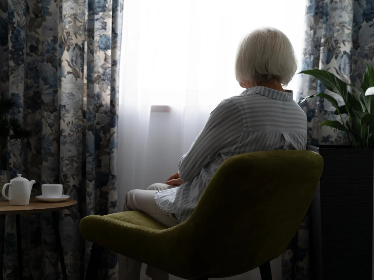 O pensionară de 87 ani câștigă 12$ pe oră din 2 slujbe. „Sper să mă pot pensiona la 90 de ani”. Ce necaz are?