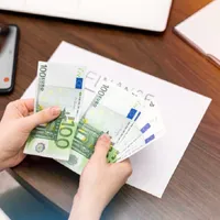Românii vor fi plătiți dacaă muncesc în minivacanța de Paște Foto: Freepik.com - rol ilustrativ