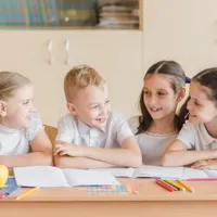 Nu sunt bani pentru burse școlare? Elevii vor primi banii cu întârziere și parțial în unele județe Foto: Freepik (fotografie cu caracter ilustrativ)