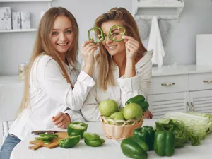 Țelina, leguma din curte care scade tensiunea arterială și elimină toxinele din corp. Detox instant - Foto: Freepik (imagine cu rol ilustrativ)