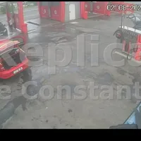 Un pescar și-au uitat bărcuța de plantat la o spălătorie auto. Un taximetrist și-a însușit-o. / Foto: replicaonline.ro