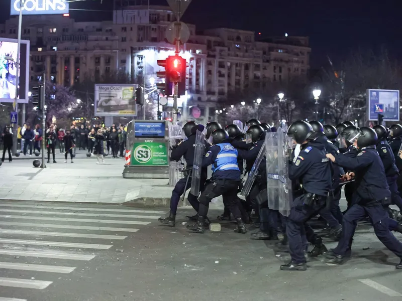 Violențele de la protestele din București. / Foto: INQUAM_Photos Bogdan-Ioan Buda